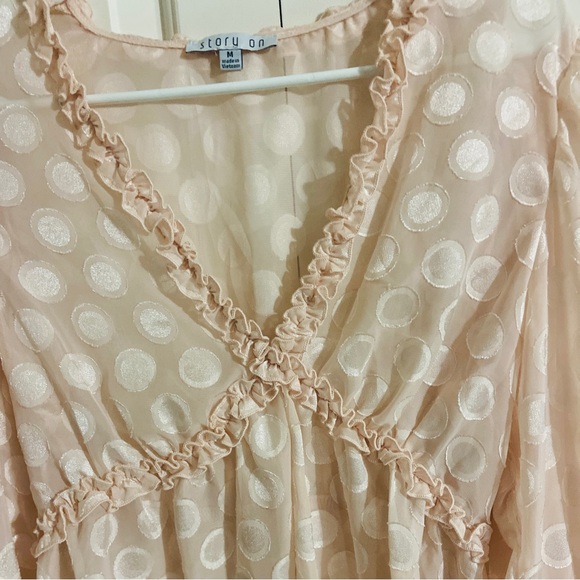 Elegant blouse. Sexy chiffon with puffed sleeves and ruffled V-neck - Pre-Owned - Picture 5 of 11